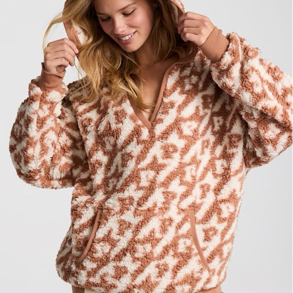 VS/ Pink COZY FLEECE PULLOVER HOODIE
XL